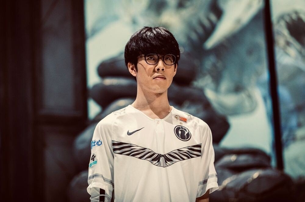 高且偏好突 高且偏好突